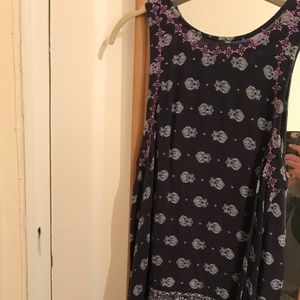 Embroidery light weight tank